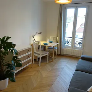 sunny-and-quiet-apartment.fr-paris.fr/